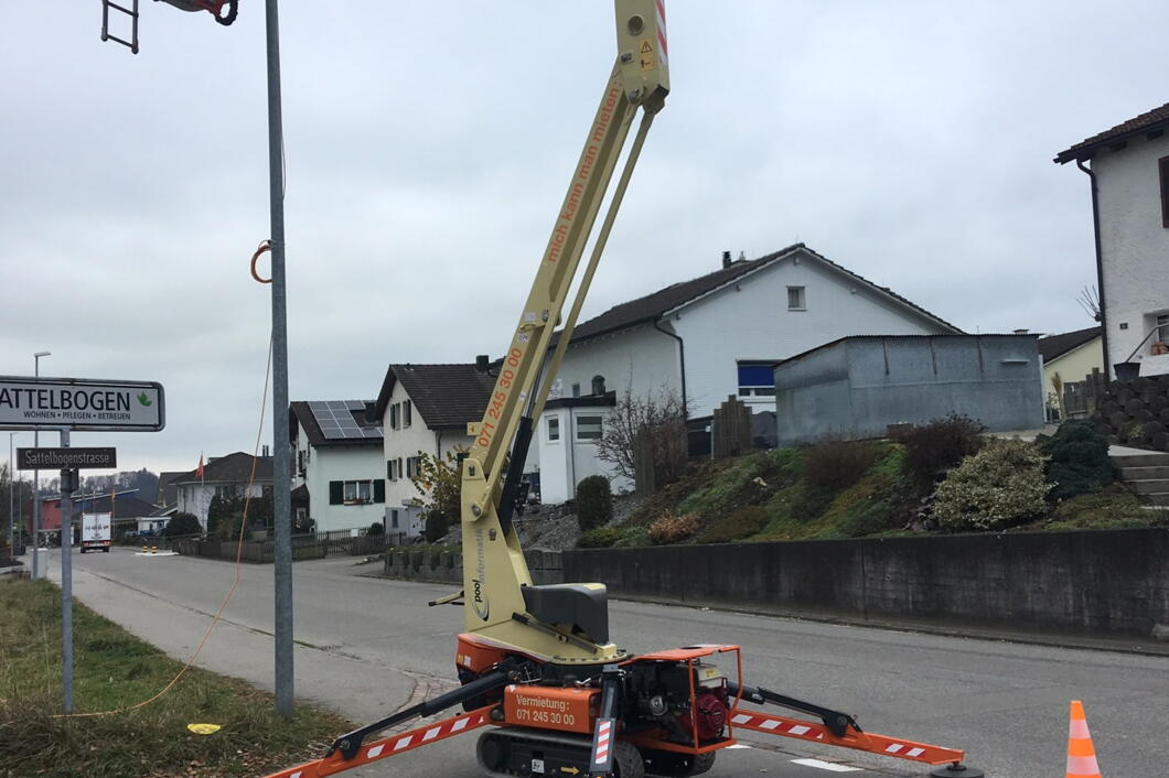 Baustellenkamera mit unserer Hebebühne montiert