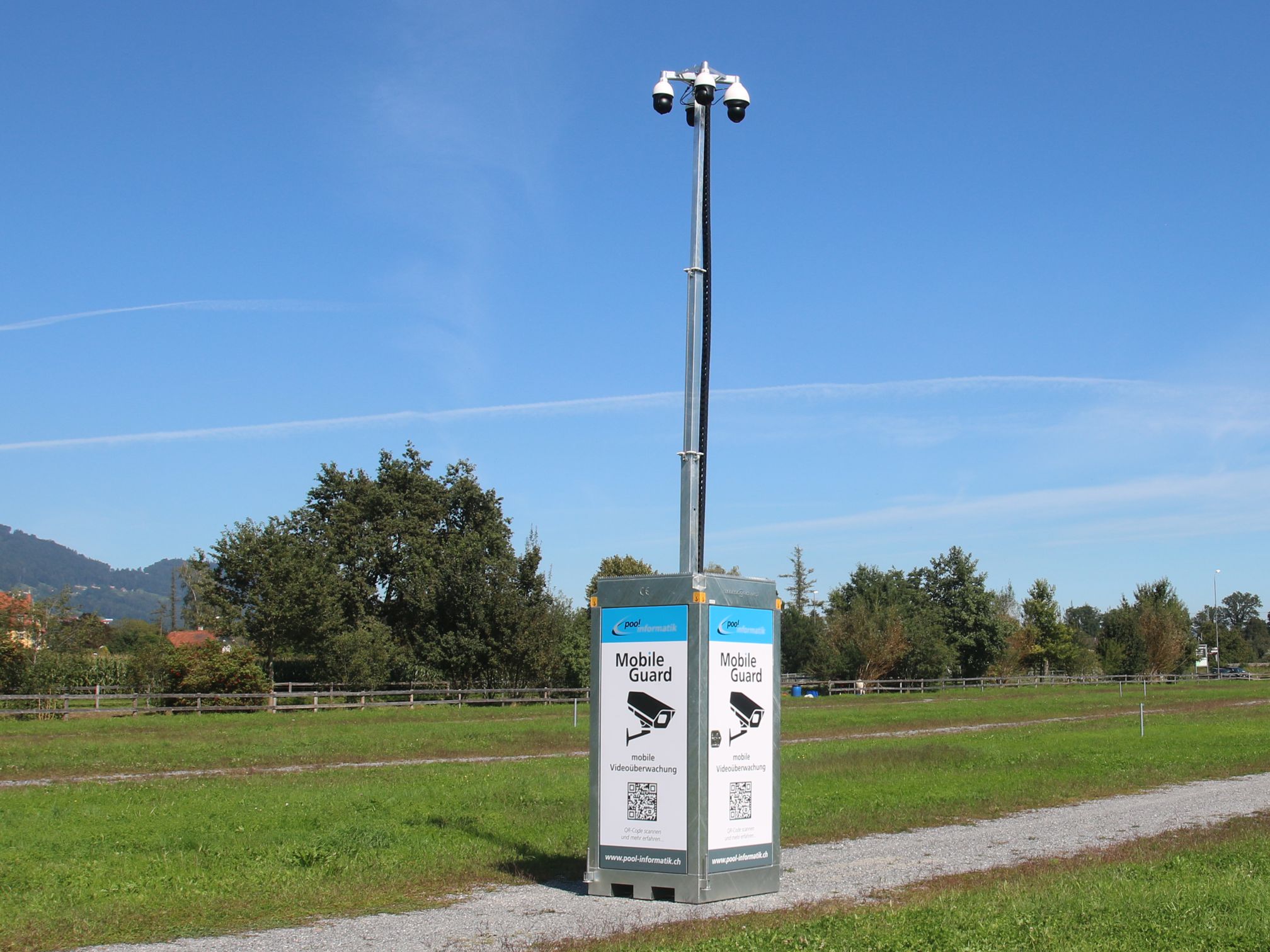 Videoturm mit PTZ Kameras zur Überwachung von Baustellen